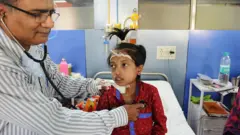 ভারতে করোনাভাইরাসের প্রকোপ থামানোর উদ্দেশ্যে জারি করা লকডাউনে অন্যান্য রোগে আক্রান্তদের চিকিৎসা ব্যাহত হচ্ছে