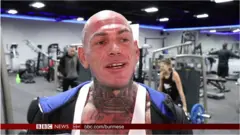 ခြေတဖက်မသန်တဲ့ ကာယဗလမောင်