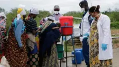 Raia waliokuwa wakiwasili Burundi kutoka DR Congo walikuwa wakilazimishwa kuosha mikono