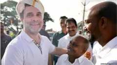 राहुल गांधी भारत जोडो यात्रेदरम्यान.