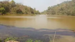 বগা লেকের পানি ঘোলা হওয়ার খবর ছড়িয়ে পড়ার পর লেকটি দেখতে প্রতিদিনই বাড়ছে মানুষের ভিড়।
