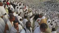 Bwana Omar anasema hawezi tena kushiriki ibada ya Hija baada ya muda wa kusafiri kuisha na amepoteza pesa za paspoti anazodai zimechukuliwa na wakala wa Hajj