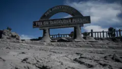 pintu Selamat Datang Gunung Tangkuban Parahu