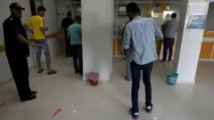 people doing social distance