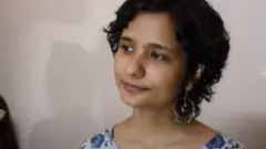 முதலிடம் பிடித்த ஷ்ருதி ஷர்மா