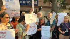 पत्रकार