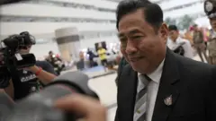 นายณฐพร โตประยูร