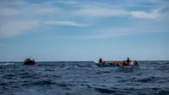 ስደተኛታት ኣብ ባሕሪ