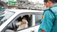 এক সপ্তাহের জন্য লকডাউন শিথিল করছে বাংলাদেশ সরকার