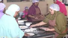 दाऊदी बोहरा किचनमध्ये काम करणाऱ्या महिला