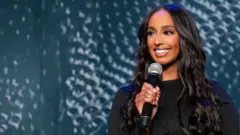 Yasmin waa khabiir amniga dijitaalka ah ee Cybersecurity-ga loo yaqaano ka shaqeeysa.