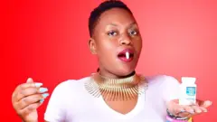 የፀረ ኤችአይቪ ሕክምና የያዘች ሴት 