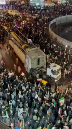 نمایش موشک در شهرهای ایران