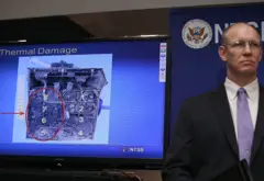 Imagenes de una batería que se quemó dentro de un 787 Dreamliner