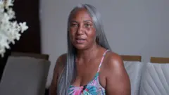 Rosimar Cordeiro, fotografada em sua casa, em Crucilândia (MG), a cerca de cinco horas de carro de Ubá