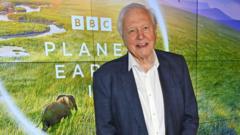 David Attenborough cumple 100 años: cómo se hizo "La vida en la Tierra", el documental que transformó nuestra manera de ver la naturaleza