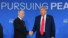 Trump da Putin suna gaisawa bayan kammala jawabi ga manema Labarai