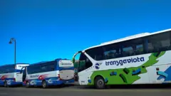 Ônibus das empresas cubanas Transtur e Transgaviota