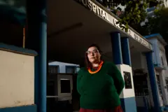 Alessandra Almeida em frente ao hospital Central Sorocabana, na Lapa, zona oeste de São Paulo, em 3 de junho de 2025