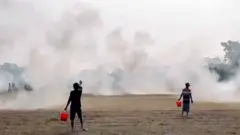 ফাঁকা ফসলের মাঠে দুই পক্ষের মুখোমুখি অবস্থান