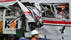 tabrakan-krl-dan-ka-argo-bromo-anggrek-di-stasiun-bekasi-timur-15-orang-meninggal