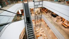 Foto tirada no terceiro andar do shopping Westfield, em Londres