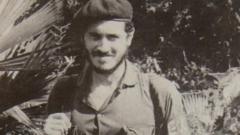 Quien fue Camilo Torres, el "cura guerrillero" del ELN en Colombia cuyos restos fueron entregados 60 años después de su muerte en combate