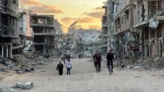 Edificios destruidos en Jan Yunis.