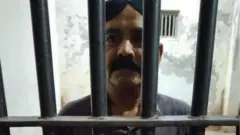 गिरफ्तार पत्रकार 