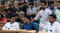 সিনেট ভবনে ডাকসু নির্বাচনের ফলাফল ঘোষণার সময়