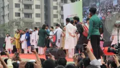 যাত্রা শুরুর অনুষ্ঠান মঞ্চে এনসিপির নেতৃবৃন্দ