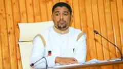Pirezidantiin Oromiyaa Obbo Shimallis rakkoo nageenyaa Oromiyaa keessatti hammaatef hidhattoota qeeqan