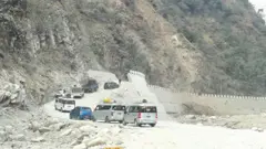 बीपी राजमार्गको क्षतिग्रस्त क्षेत्रमा अस्थायी सडक