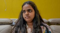 "நான் முதலிடம் பெறாமல் இருந்திருக்கலாம்" - தேர்வில் முதலிடம் பெற்றும் உருவகேலிக்கு ஆளான பெண் இப்போது கூறுவது என்ன?