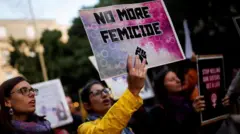 demonstracije protiv femicida, seksualnog nasilja i svih vrsta nasilja zasnovanih na polu uoči Međunarodnog dana borbe protiv nasilja nad ženama, u Valeti, Malta, 23. novembra 2025. godine.