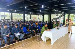 Hơn 250 công nhân người Bangladesh của Công ty Cổ phần Kết cấu thép ATAD Đồng Nai tham gia buổi tuyên truyền về trật tự, an toàn giao thông hôm 5/7