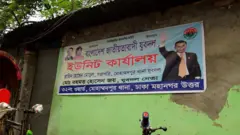 ঢাকার মোহাম্মদপুরে আওয়ামী লীগের কার্যালয় এখন বিএনপির দখলে 