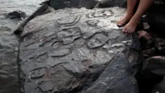 Rostros tallados en rocas