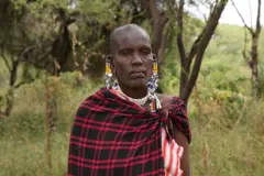 Maria Shinini anaongoza kundi la wanawake 50