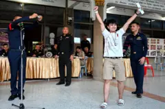 บรรยากาศการจับใบแดง-ใบดำ เมื่อ เม.ย. 2567