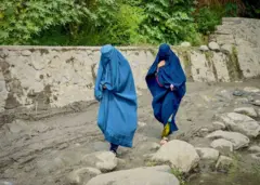 کونړ کې له مرګونې زلزلې وروسته د لولم کلي اوسېدونکې د خوندي ځای موندلو په لور روانې دي 