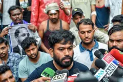  कॉक्रोच जनता पार्टी