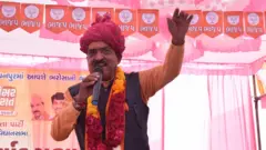 રાધનપુર વિધાનસભા બેઠક પરથી ભાજપના ઉમેદવાર લવિંગજી ઠાકોર