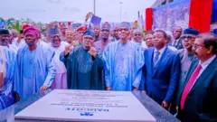 Mmepe ụlọọrụ nrụpụta mmanụ agbidi Aliko Dangote na Legọs