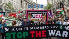 المتظاهرون في لندن ضد حرب غزة لم يملوا منذ أشهر