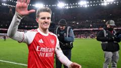 Arsenaal Aston Viilaa haaloo bahate, Yunaayitidiifi Cheelsiin qe'ee ofiitti qabxii gatan