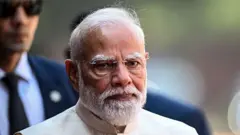 प्रधानमंत्री नरेंद्र मोदी