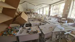 Одна зі зруйнованих від російських обстрілів шкіл у Херсоні, жовтень 2024