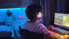 Như nhiều trẻ em khác, các con của bà Nara Ward rất mê chơi game