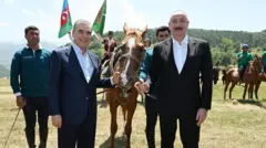 Prezident İlham Əliyev Qurbanqulu Berdiməhəmmədova at bağışlayıb
